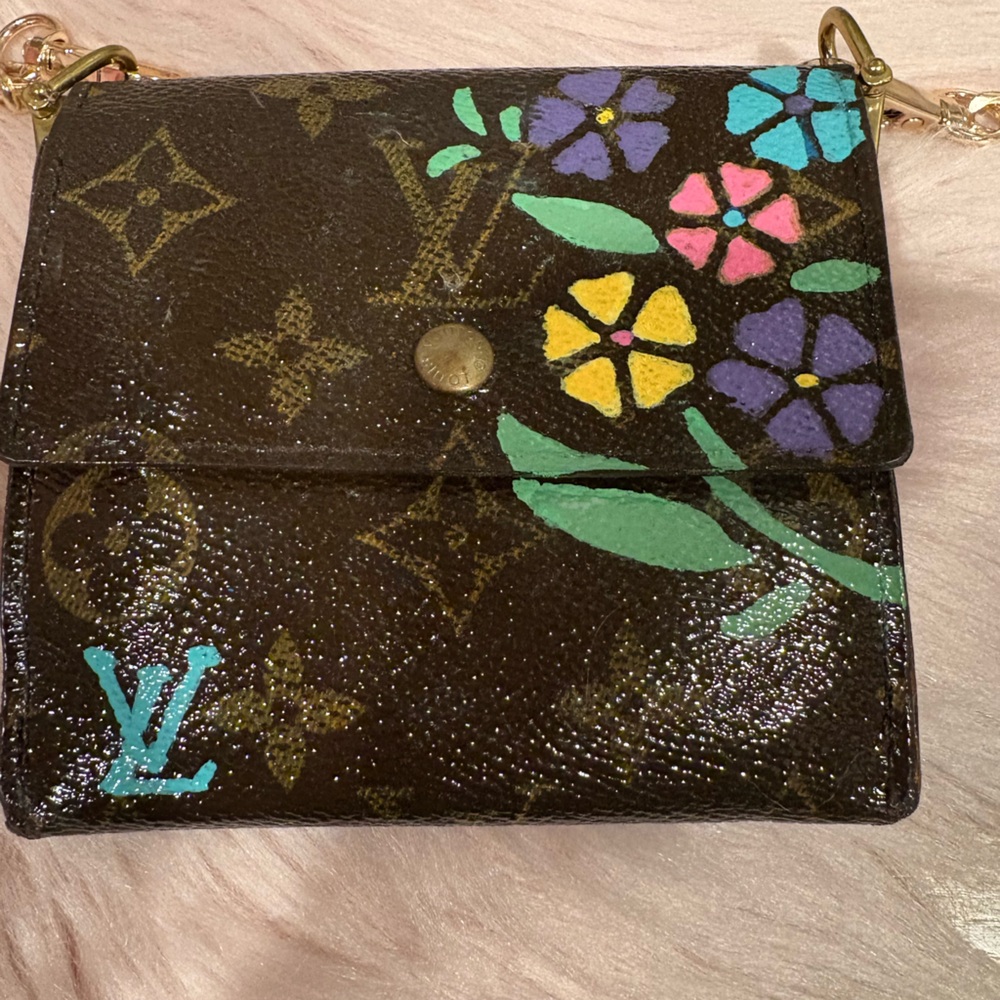 Louis Vuitton monogram Portefeiulle
Elise Trifold Wallet hand painted converted